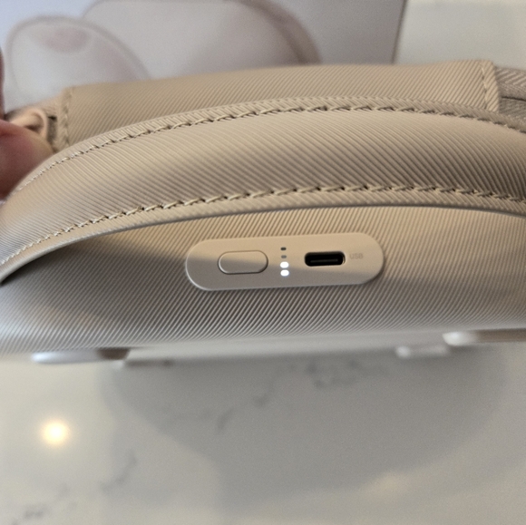 Eufy S1 Pro Breast Pump - Picture 4 of 10